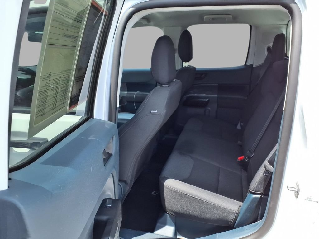 Used 2025 Ford Maverick XL w/ Equipment Group 102A AWD/4WD image 25