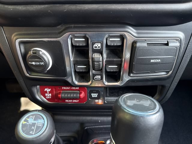 Used 2023 Jeep Wrangler Unlimited Rubicon 4xe w/ Cold Weather Group AWD/4WD image 31