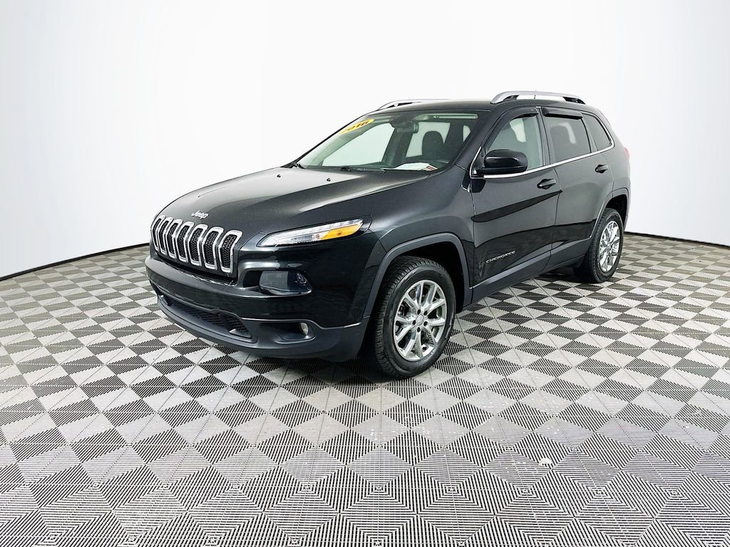 Used 2016 Jeep Cherokee Latitude w/ Cold Weather Group image 5