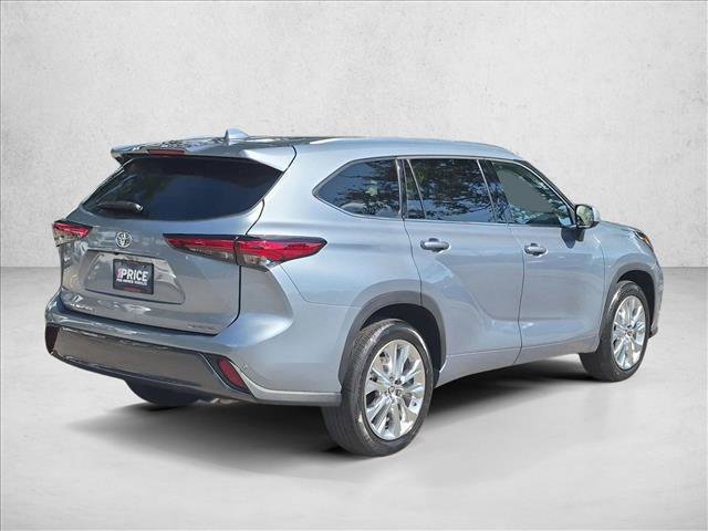 Used 2023 Toyota Highlander Limited FWD image 5