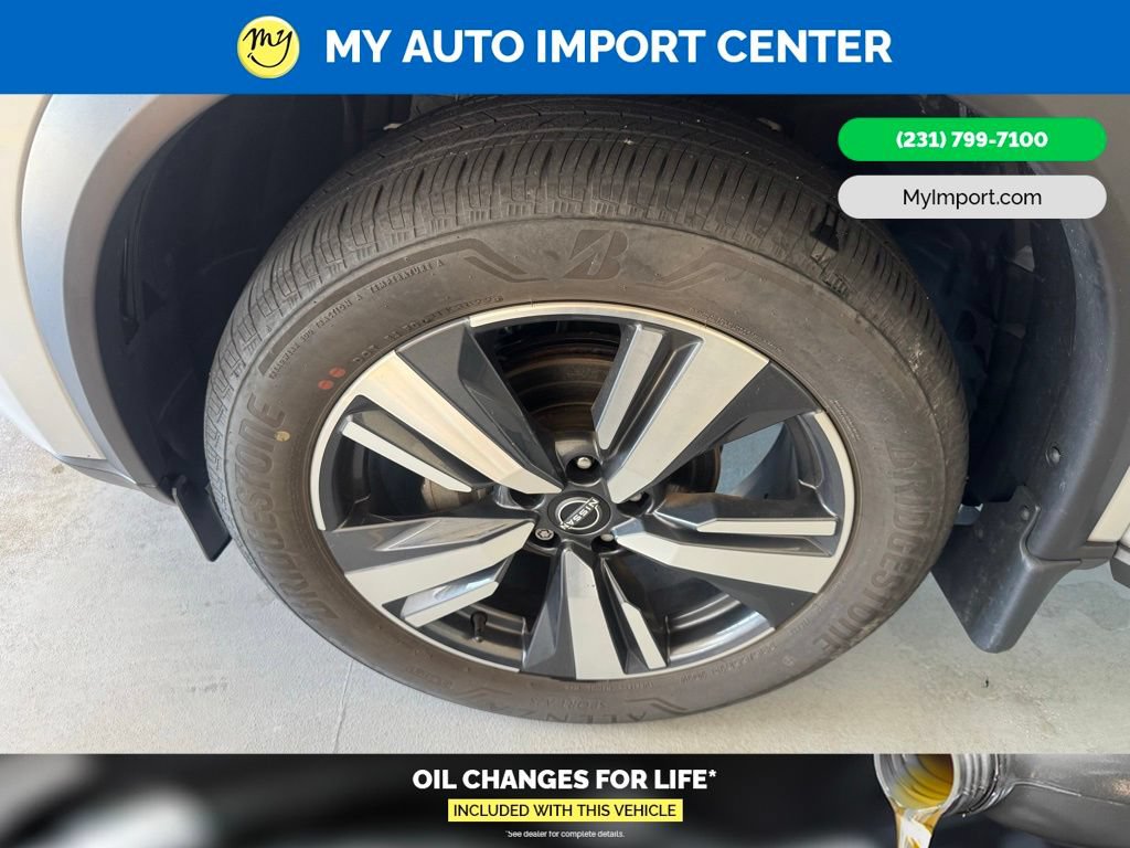 Used 2023 Nissan Rogue SL AWD/4WD image 9