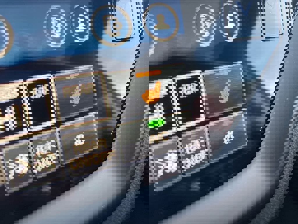 New 2026 Subaru Ascent Limited Bronze image 31