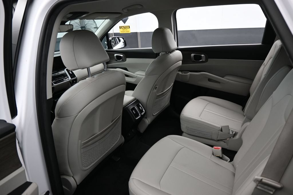 Used 2023 Kia Sorento EX FWD image 36