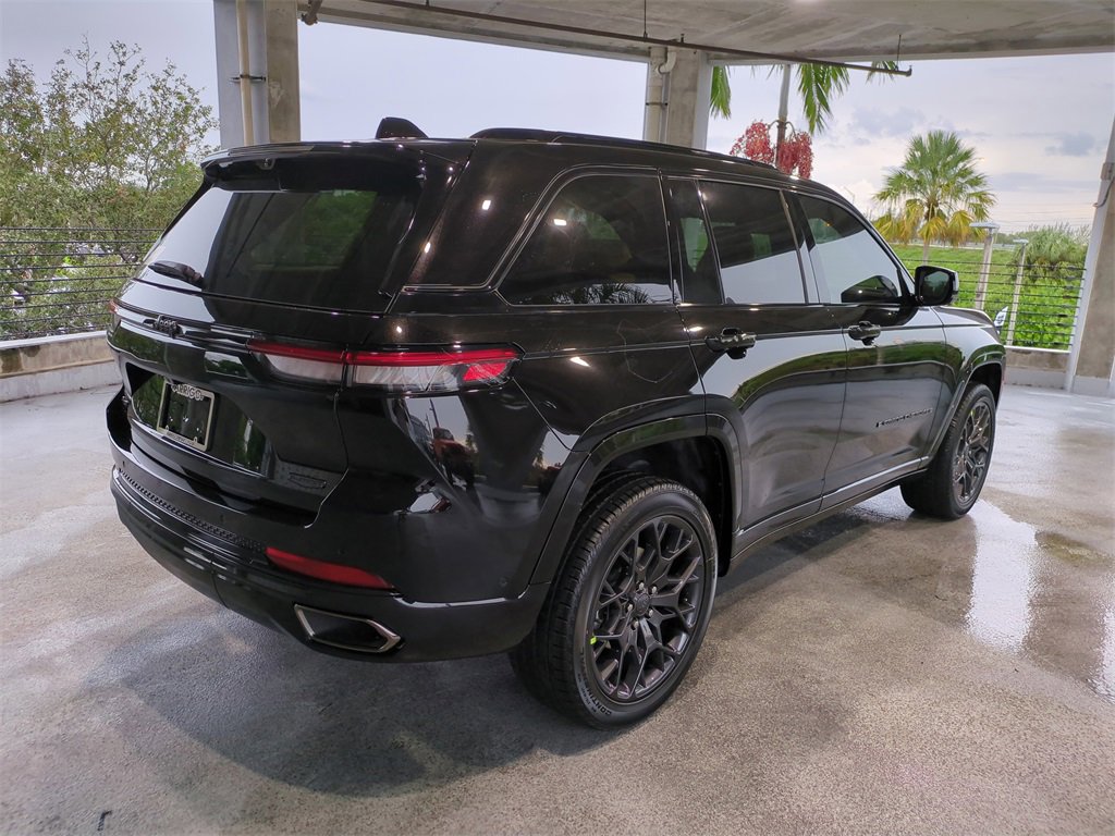 New 2025 Jeep Grand Cherokee Summit image 5