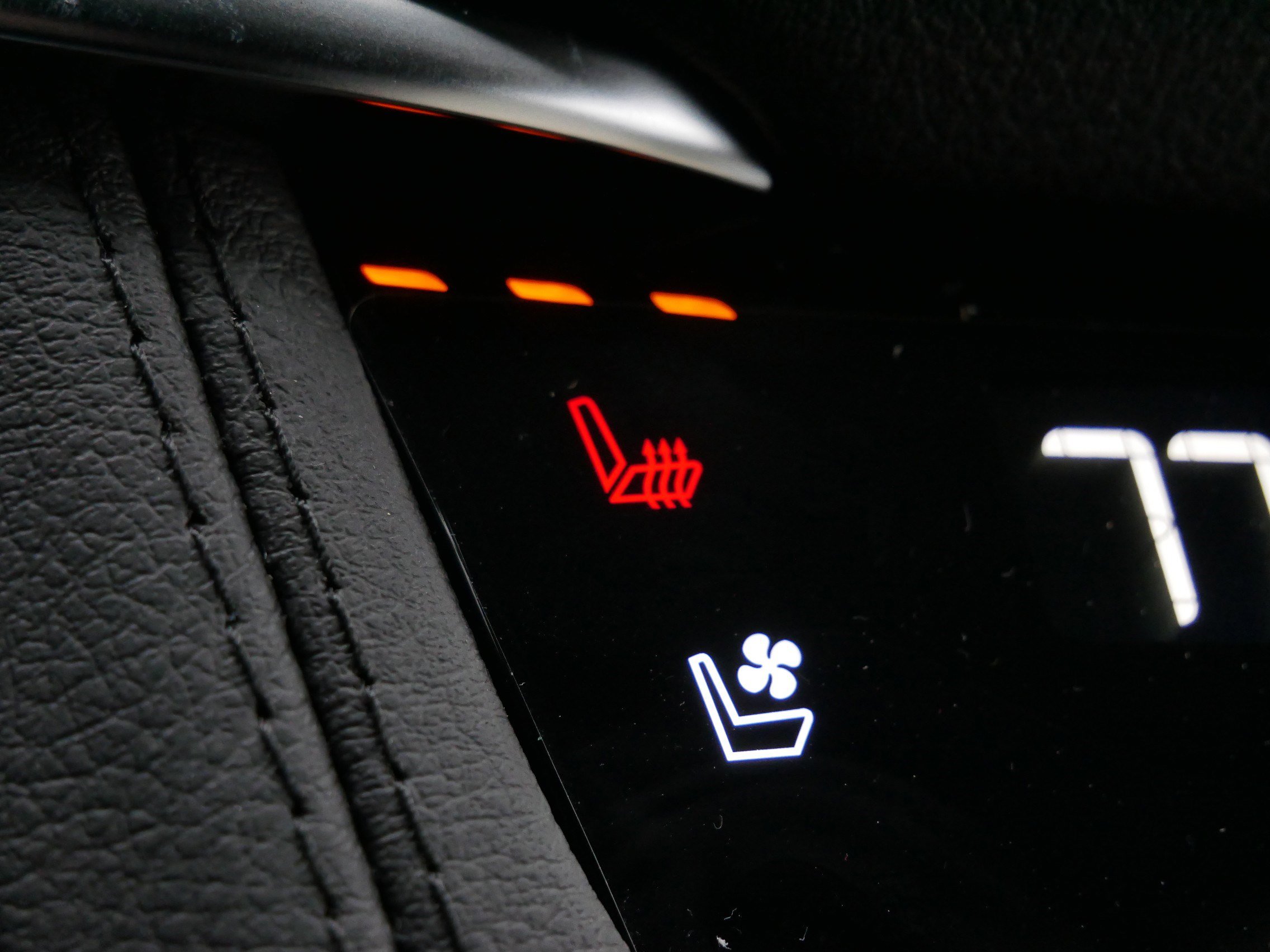 Used 2026 Cadillac XT5 Sportv w/ LPO, Floor Liner Package image 23