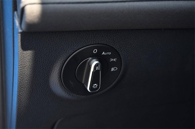 New 2025 Volkswagen Taos SE image 10