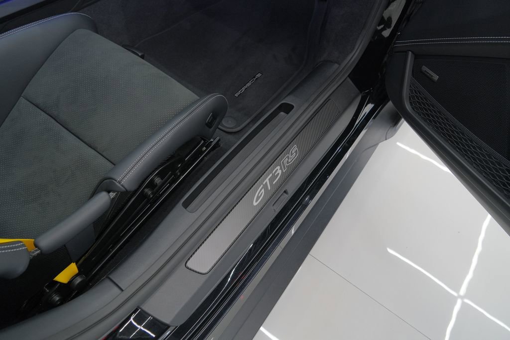Used 2025 Porsche 911 GT3 RS RWD image 39