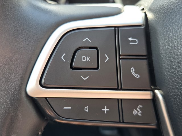Used 2022 Toyota Highlander XLE AWD/4WD image 22