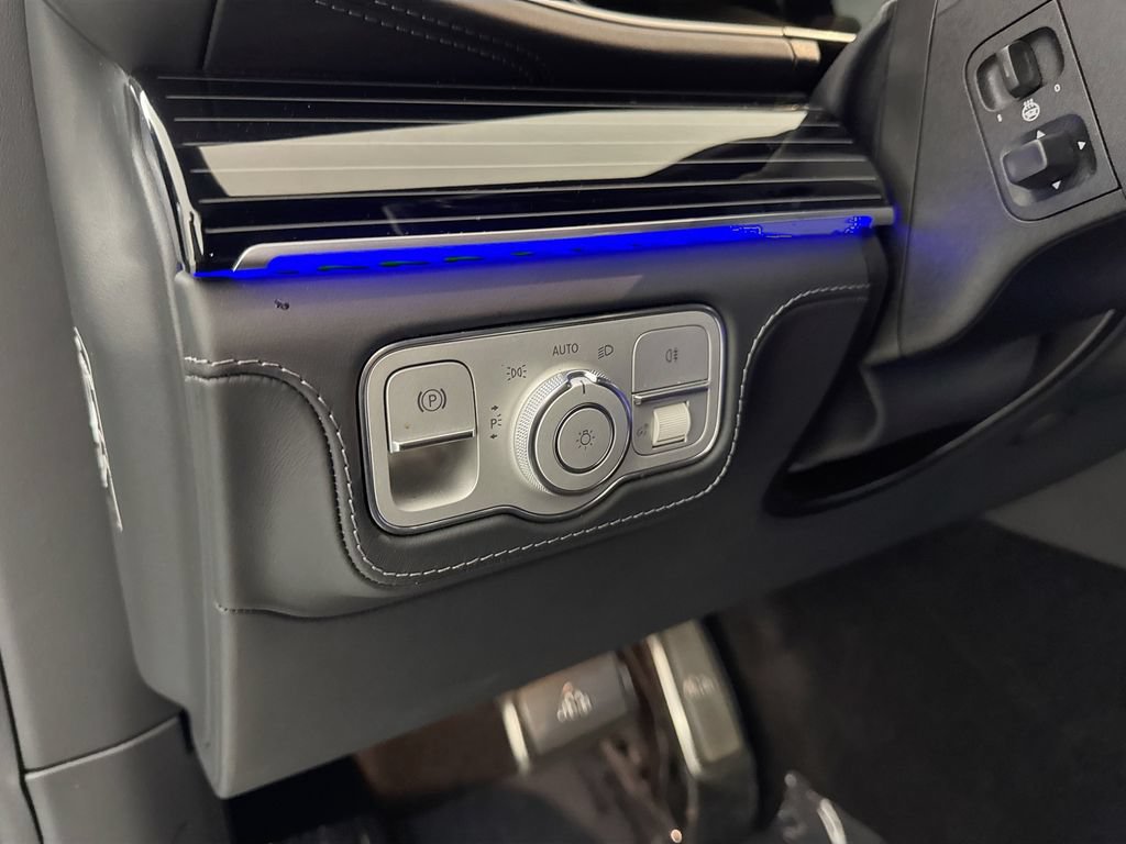Used 2021 Mercedes-Benz Maybach GLS 600 4MATIC image 10