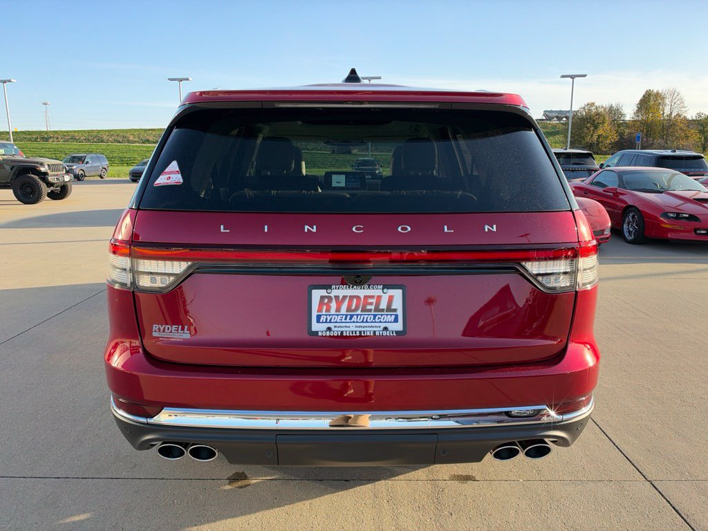 New 2027 Lincoln Aviator AWD image 7