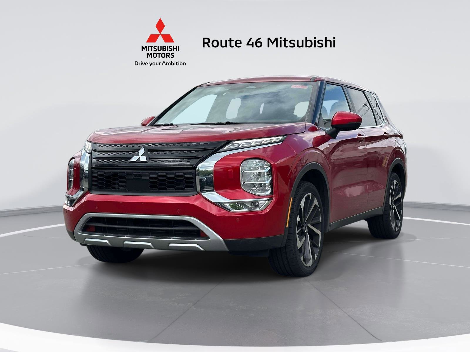 Used 2024 Mitsubishi Outlander SE AWD/4WD image 2