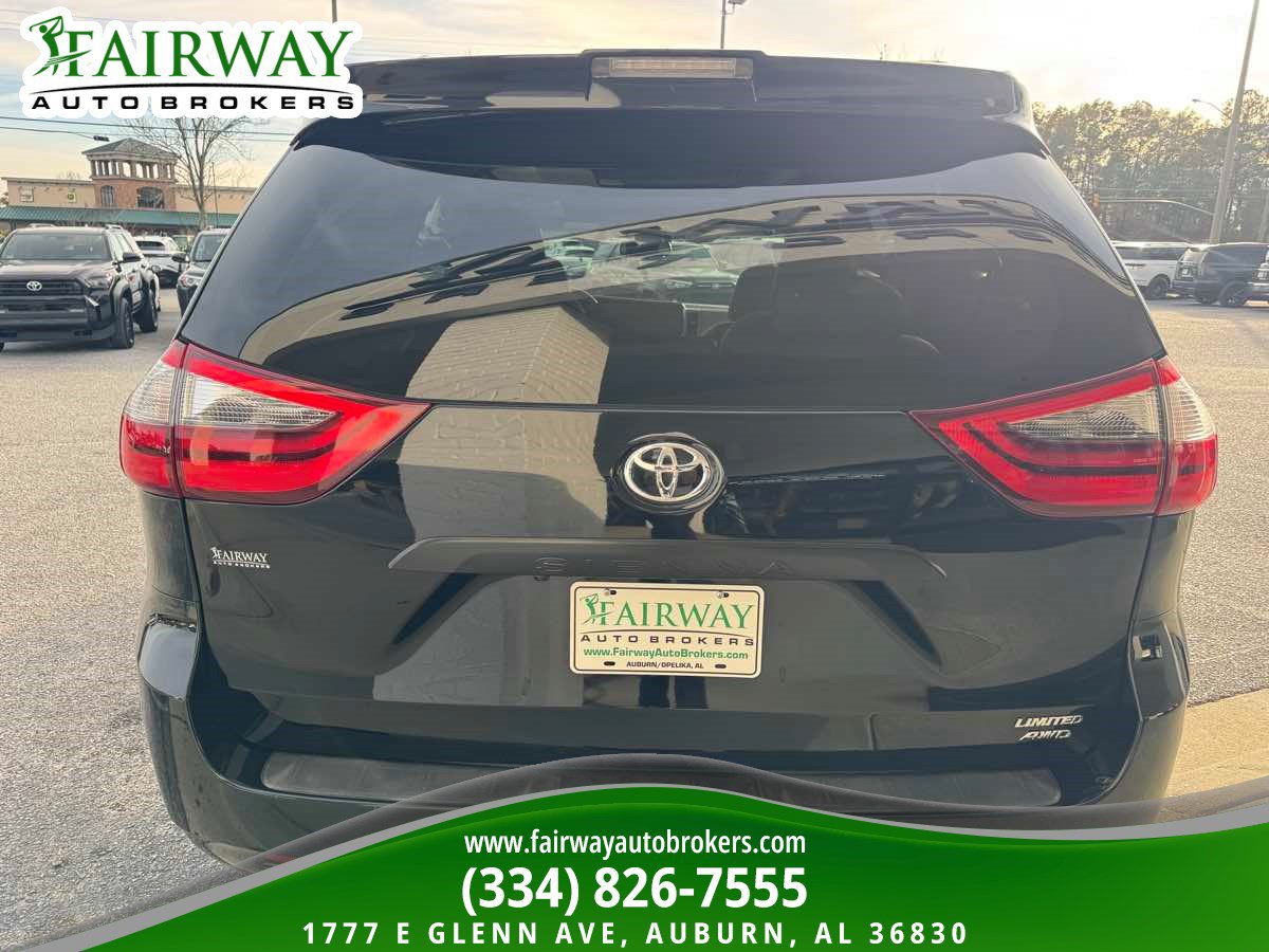 Used 2020 Toyota Sienna Limited Premium w/ Carpet Mat Package AWD/4WD image 7