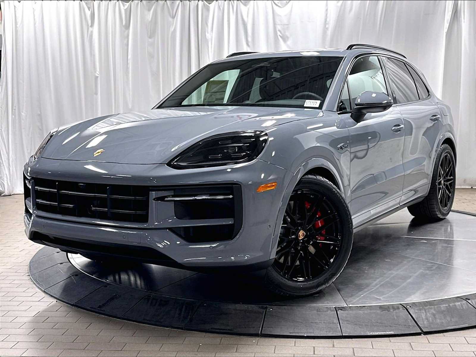 New 2026 Porsche Cayenne S AWD/4WD image 1