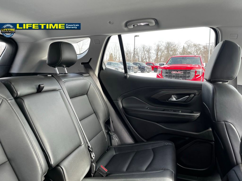 Used 2024 GMC Terrain SLT image 39