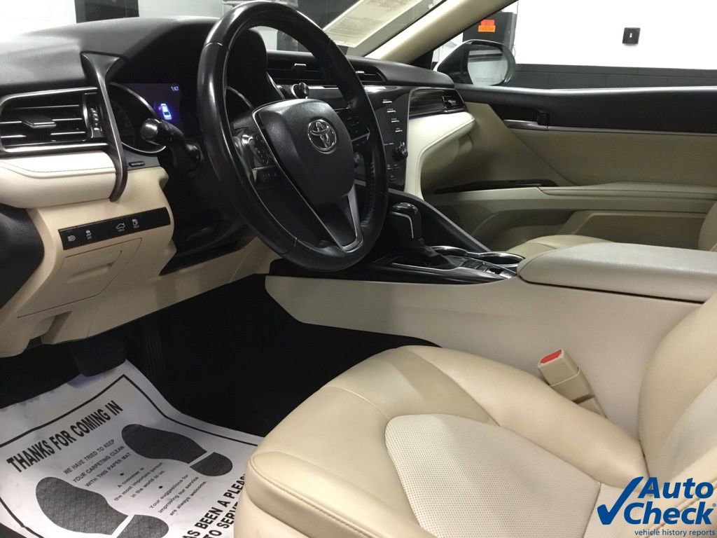 Used 2020 Toyota Camry XLE image 21