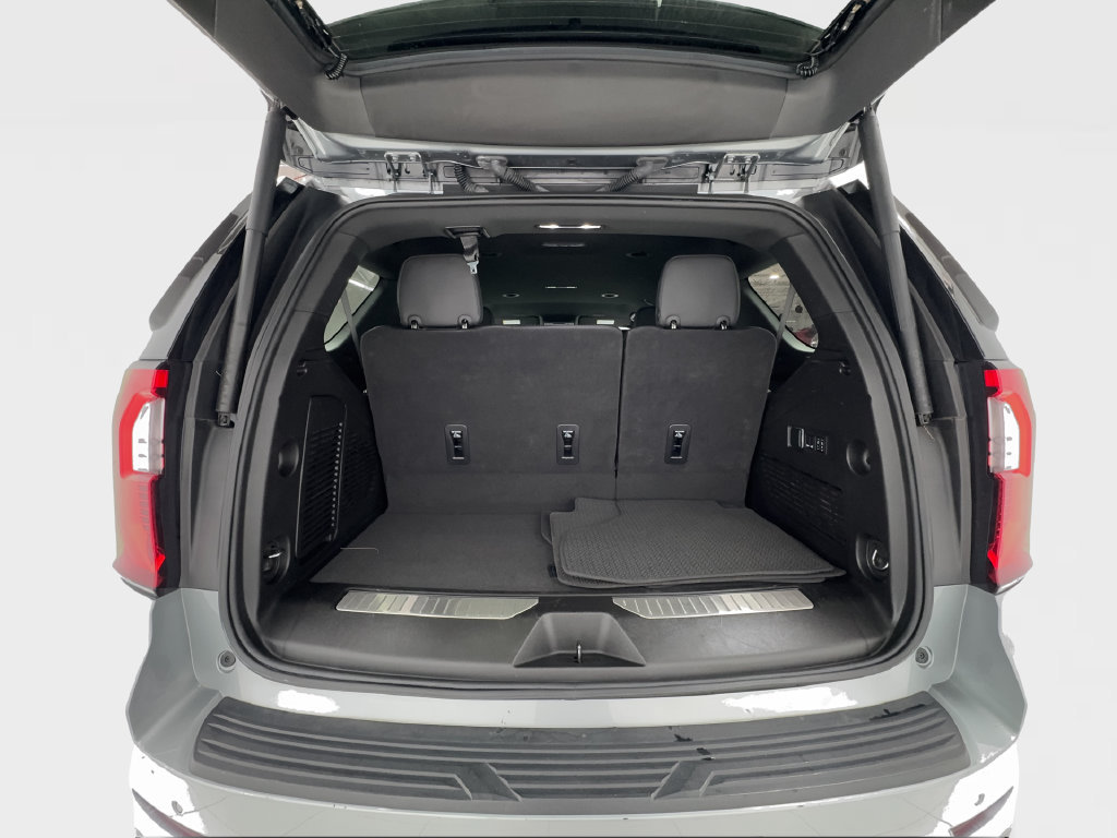 Used 2025 GMC Yukon Denali AWD/4WD image 17