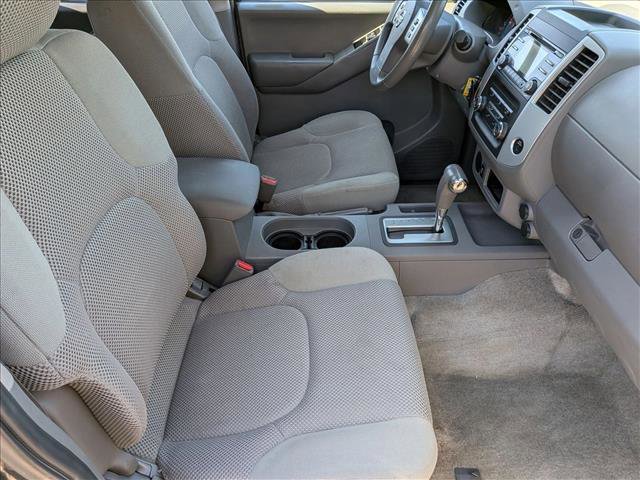 Used 2013 Nissan Frontier SV image 19