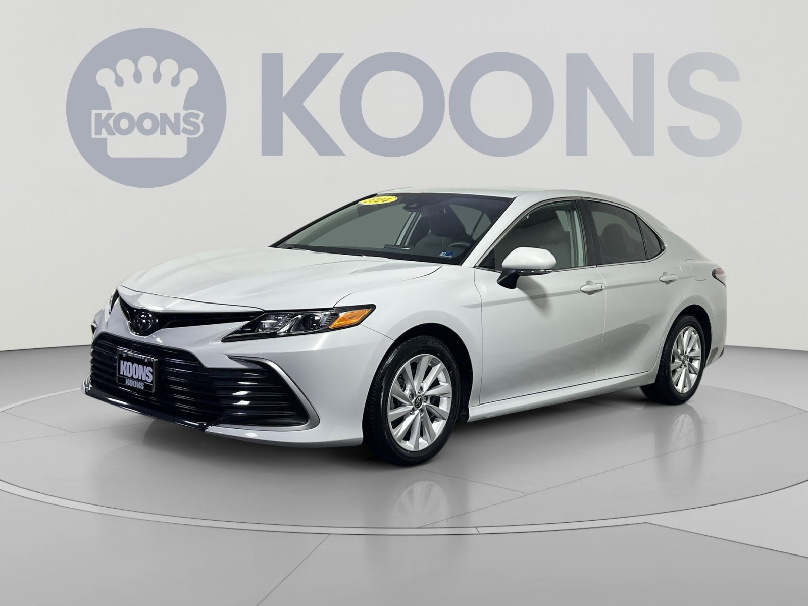 Used 2024 Toyota Camry LE w/ Convenience Package FWD image 1
