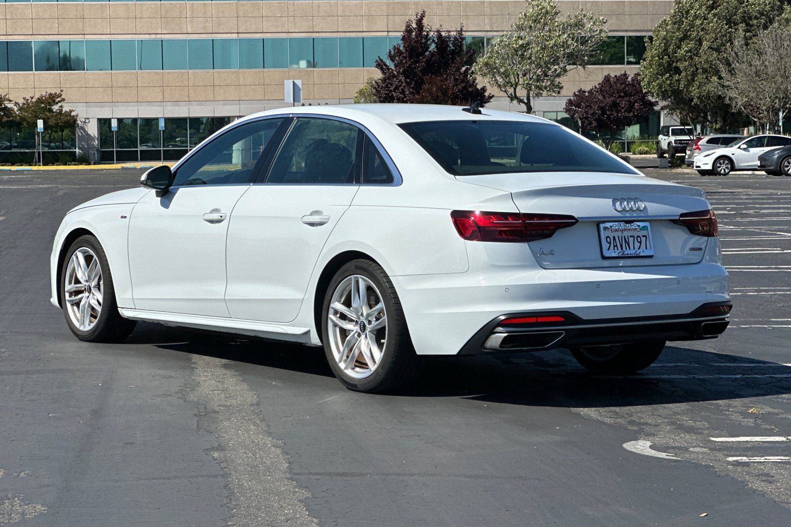 Used 2022 Audi A4 2.0T Premium Plus w/ Premium Plus Package AWD/4WD image 6