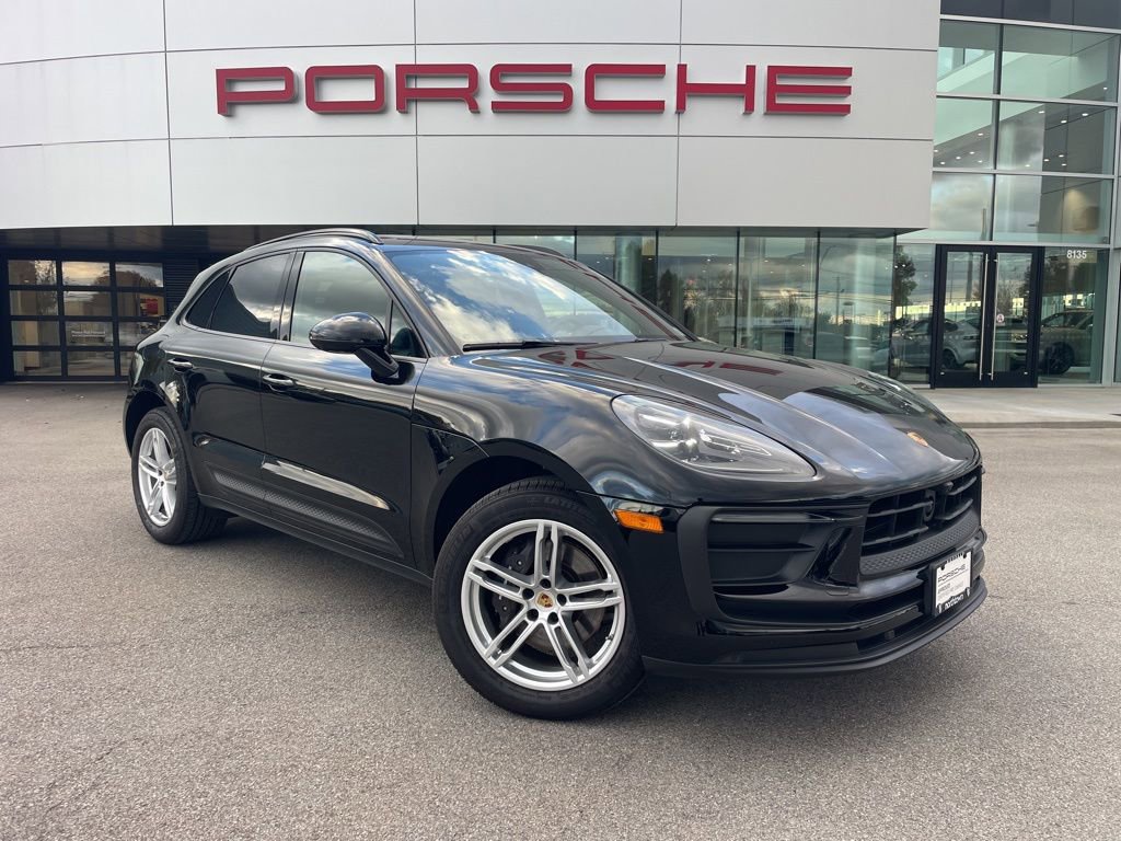 Certified 2025 Porsche Macan image 9