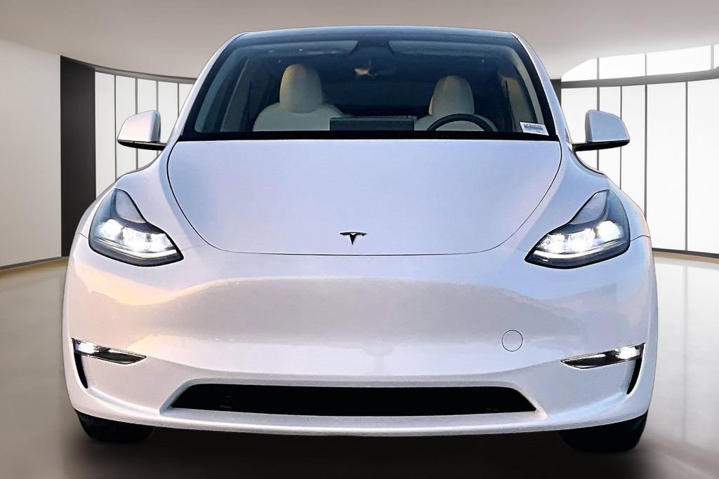 Used 2023 Tesla Model Y Performance AWD/4WD image 2