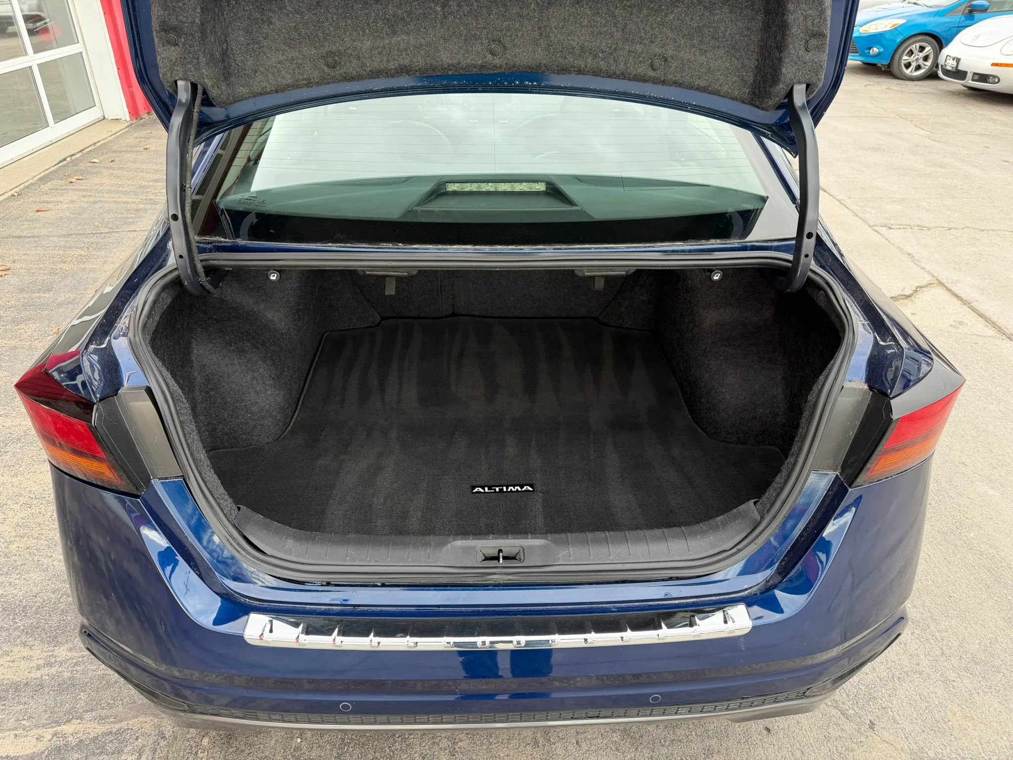 Used 2020 Nissan Altima 2.5 SR w/ Premium Package image 8