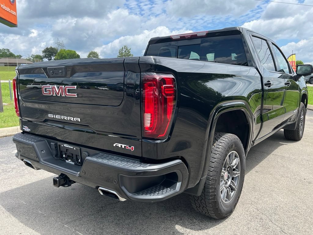 Used 2024 GMC Sierra 1500 AT4 w/ Technology Package AWD/4WD image 9