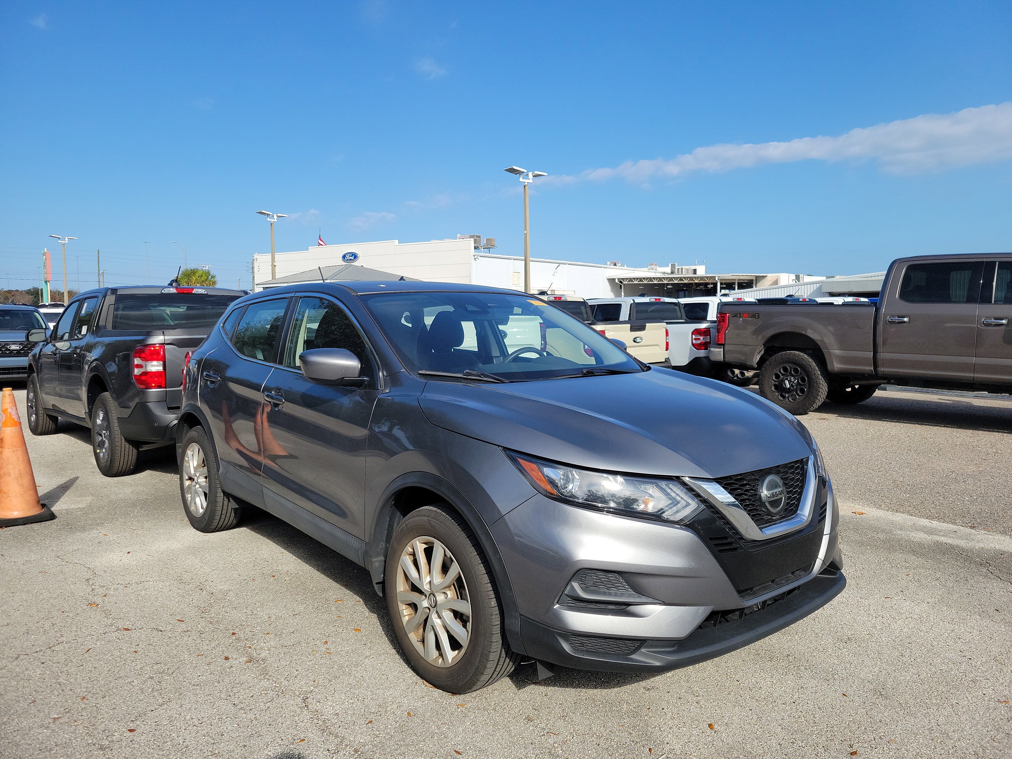 Used 2021 Nissan Rogue Sport S image 3