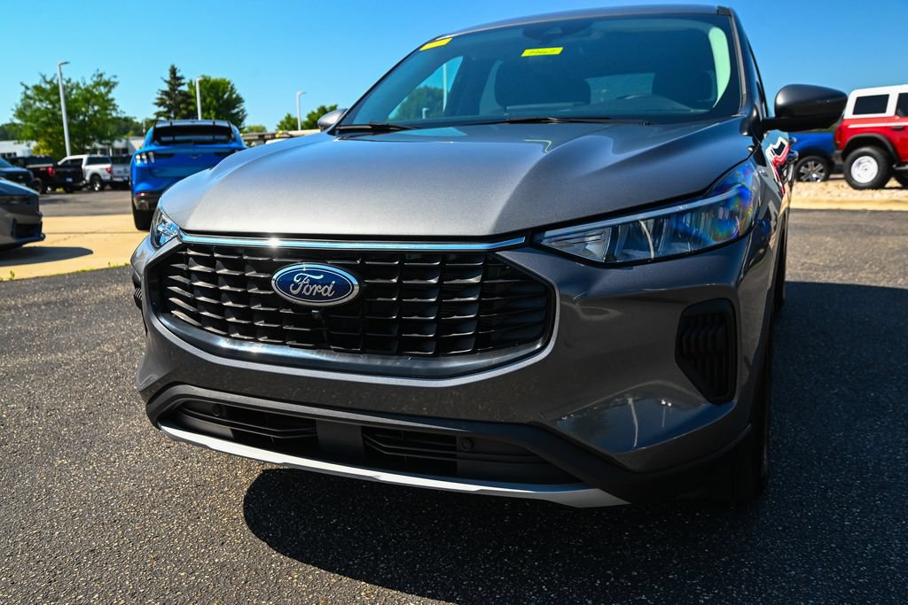 Used 2023 Ford Escape Active w/ Tech Pack #2 AWD/4WD image 11