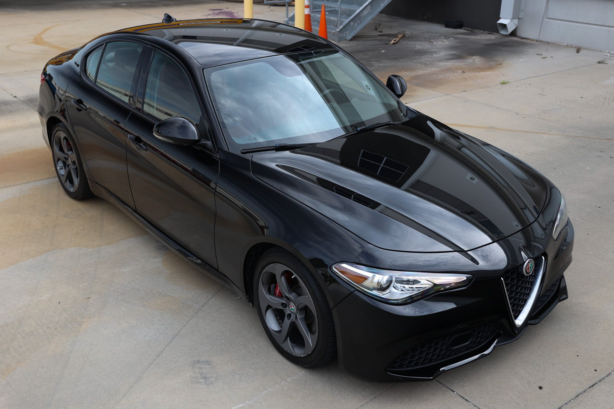 Used 2019 Alfa Romeo Giulia w/ Quick Order Package 22K Sport RWD image 19