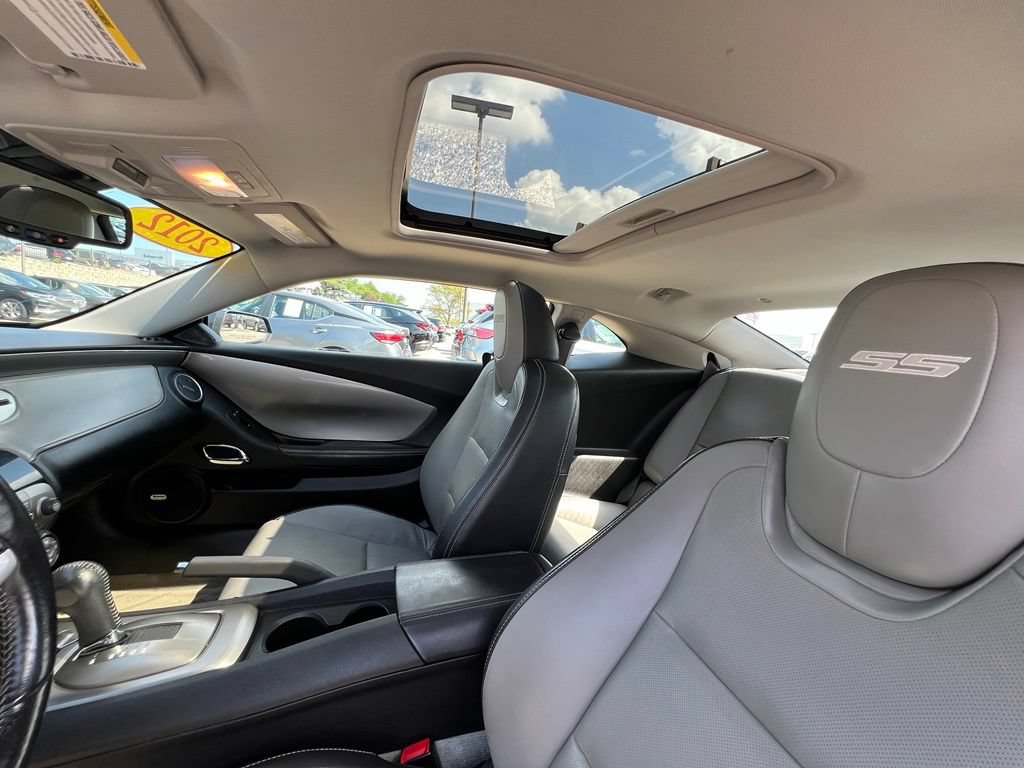 Used 2012 Chevrolet Camaro SS RWD image 21