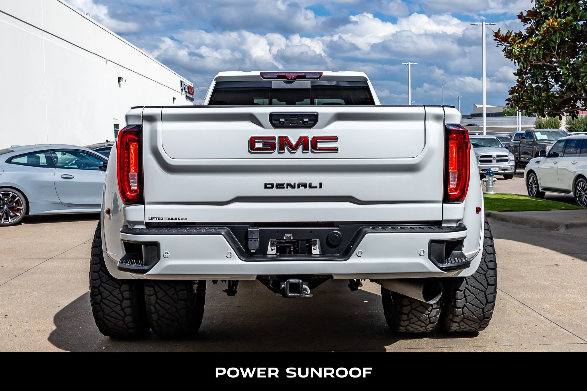 Used 2022 GMC Sierra 3500 Denali w/ Denali Ultimate Package AWD/4WD image 7