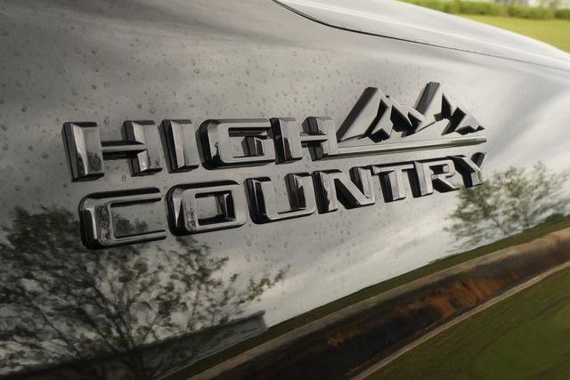 Used 2025 Chevrolet Silverado 1500 High Country w/ High Country Premium Package AWD/4WD image 48