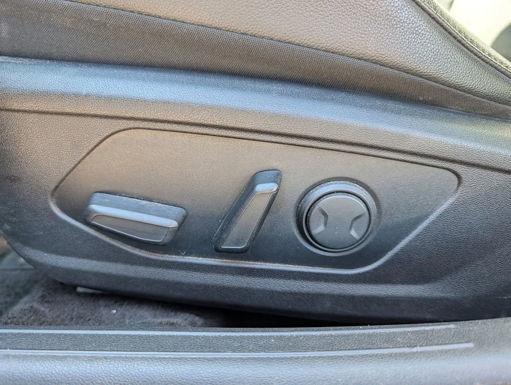 Used 2022 Hyundai Elantra Limited image 20