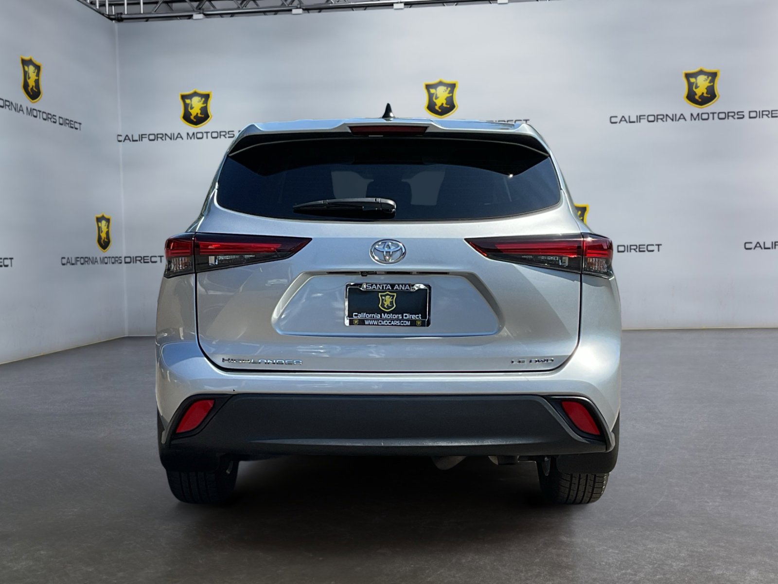 Used 2024 Toyota Highlander LE image 6