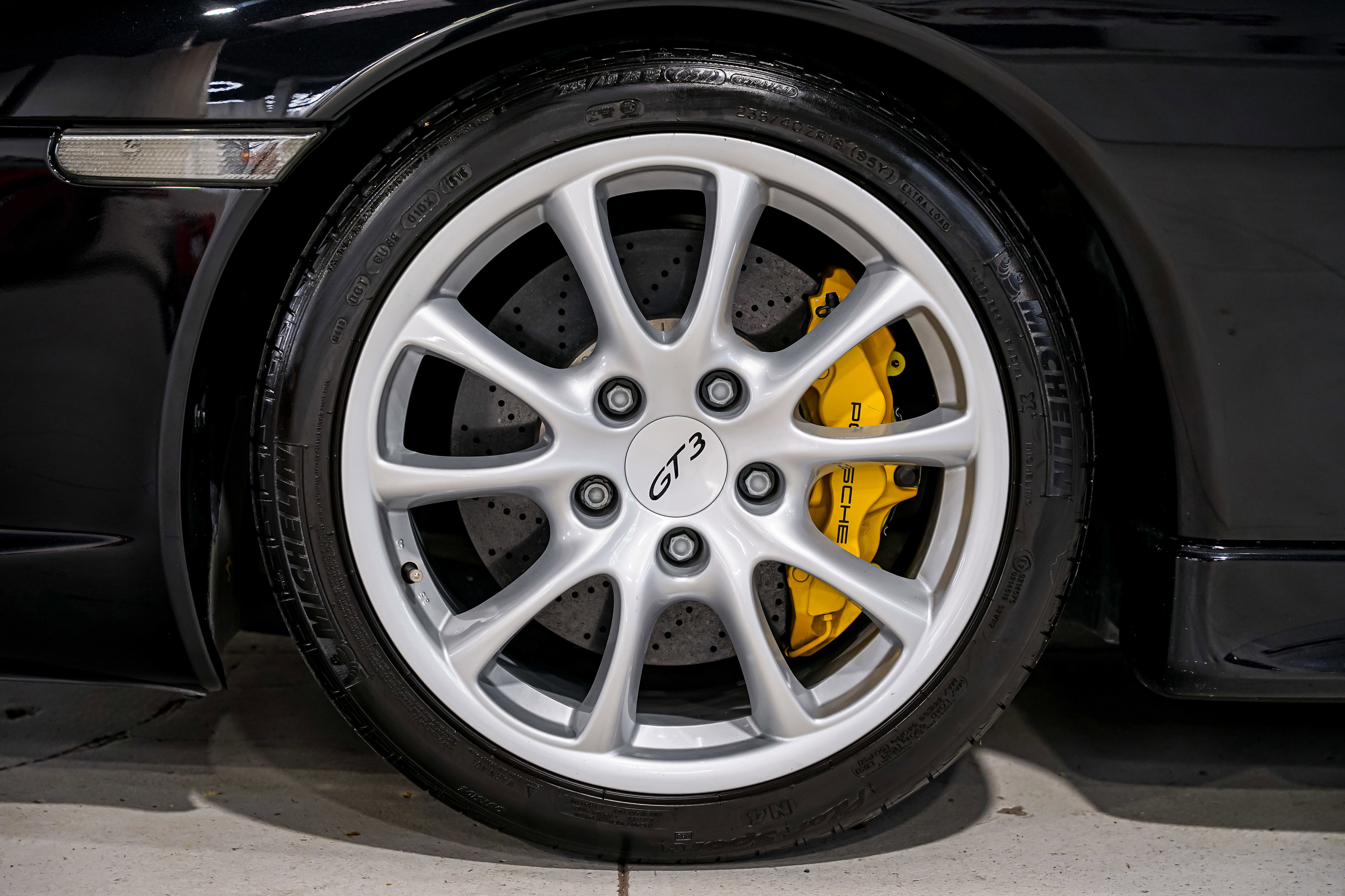 Used 2004 Porsche 911 GT3 image 57