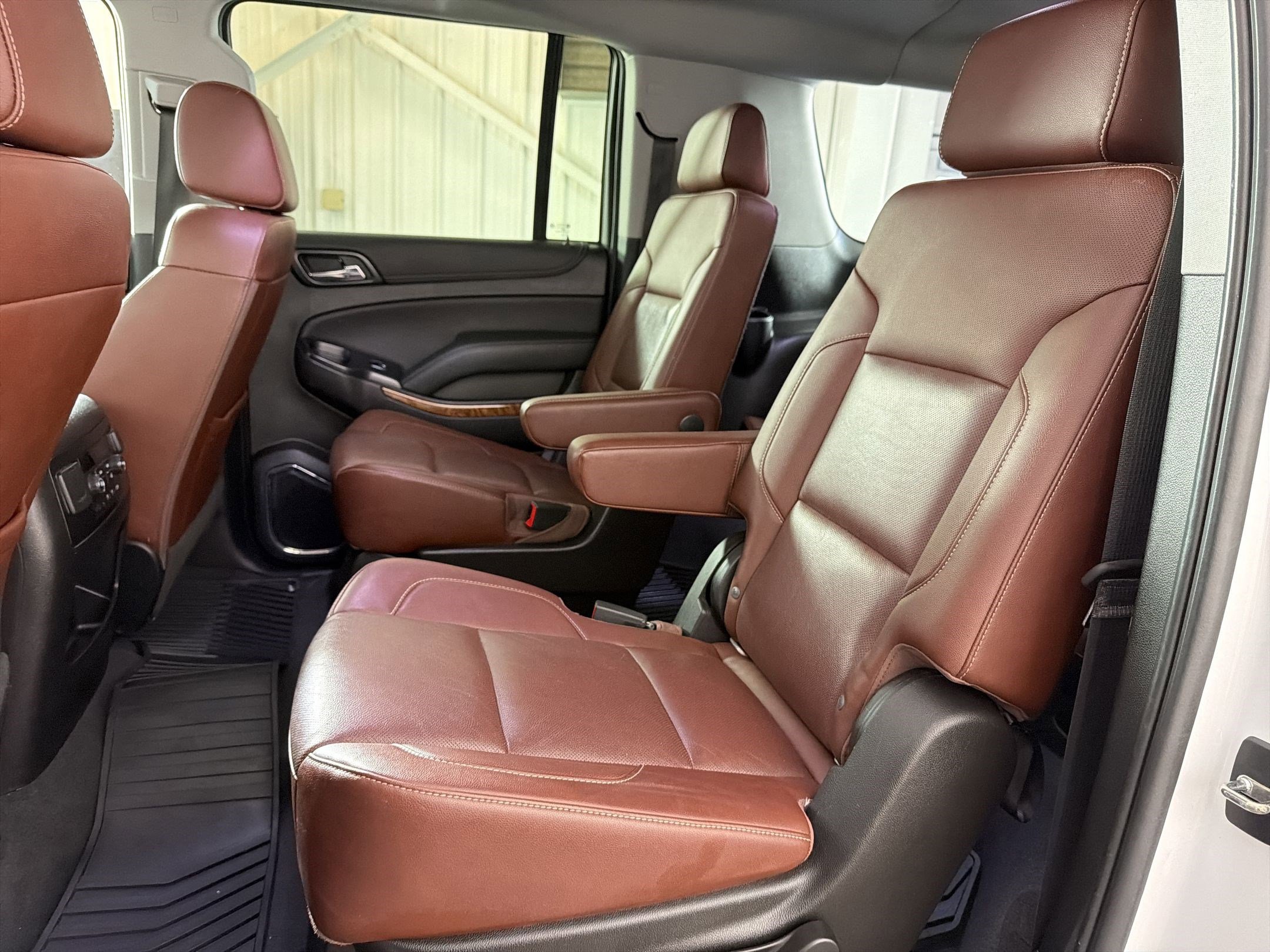Used 2019 Chevrolet Suburban Premier w/ Premier Plus Edition AWD/4WD image 27
