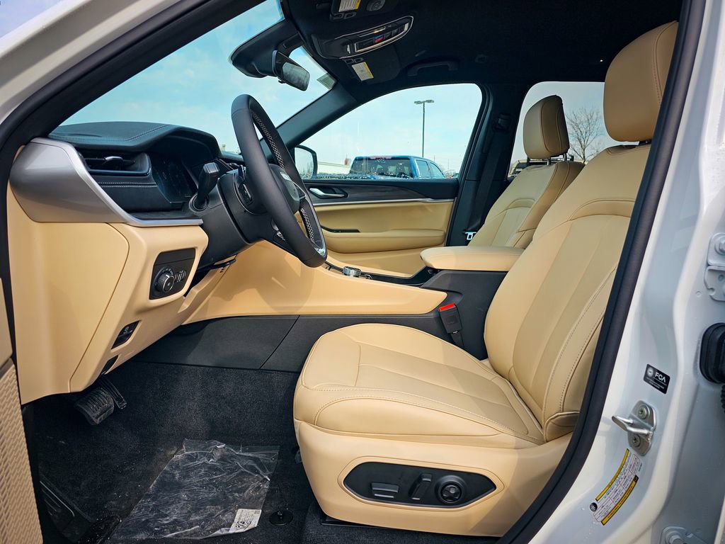 New 2026 Jeep Grand Cherokee Limited AWD/4WD image 12