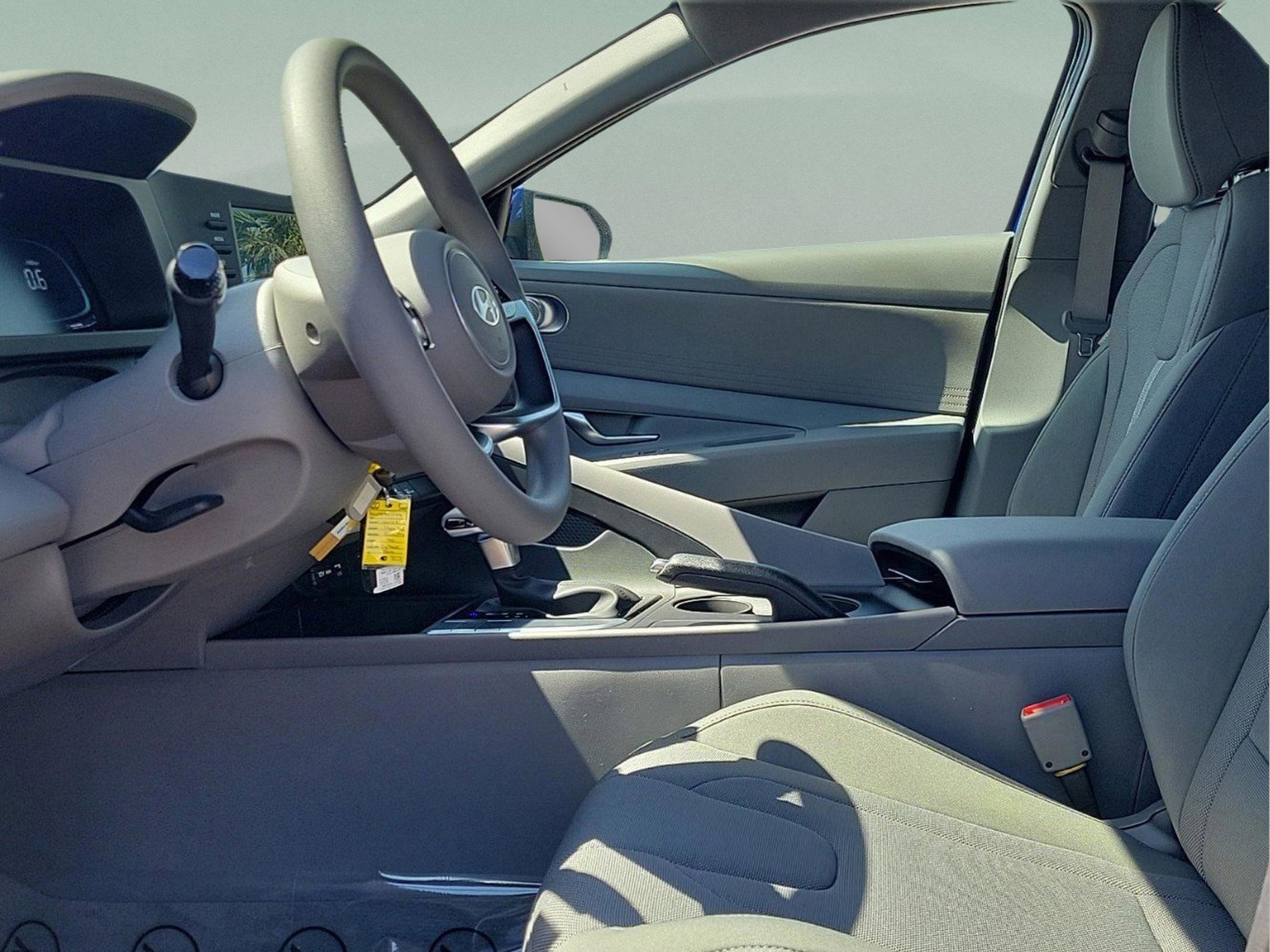 New 2026 Hyundai Elantra SE image 16