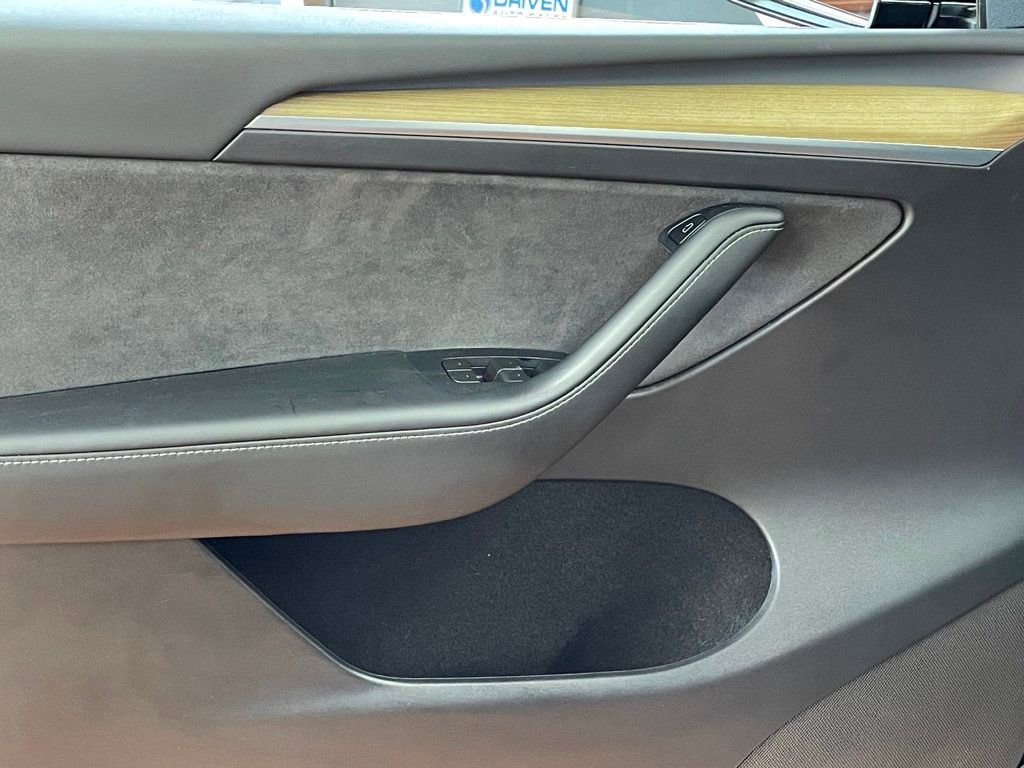 Used 2023 Tesla Model Y Long Range image 13