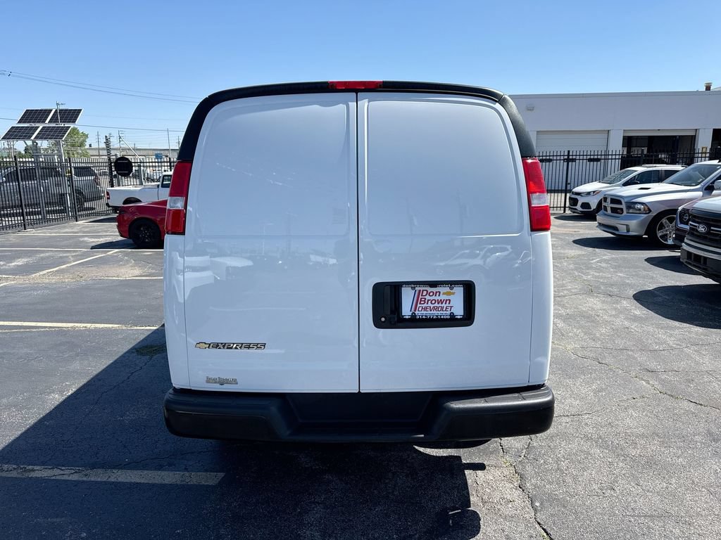 Used 2025 Chevrolet Express 2500 Extended w/ Driver Convenience Package RWD image 25