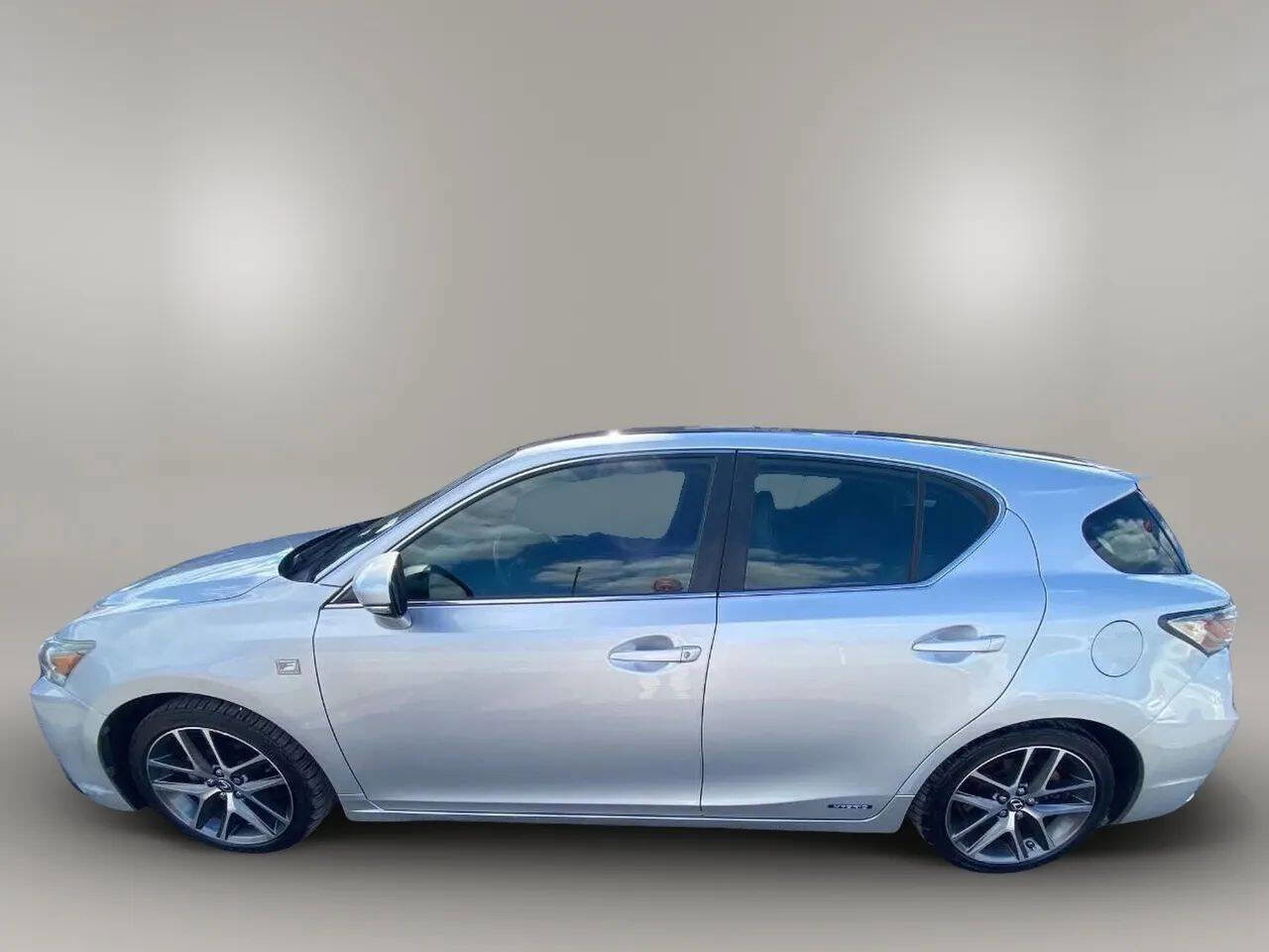 Used 2014 Lexus CT 200h w/ F Sport w/Nuluxe Interior image 8