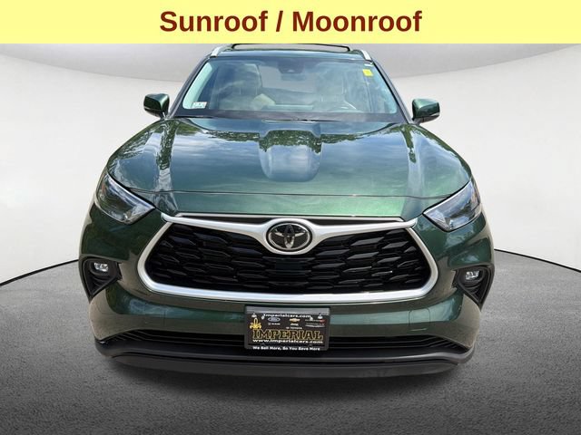 Used 2023 Toyota Highlander XLE AWD/4WD image 4