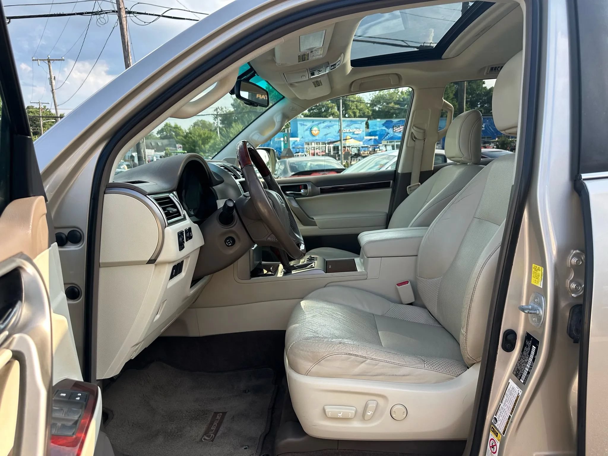 Used 2011 Lexus GX 460 w/ Comfort Plus Pkg AWD/4WD image 13