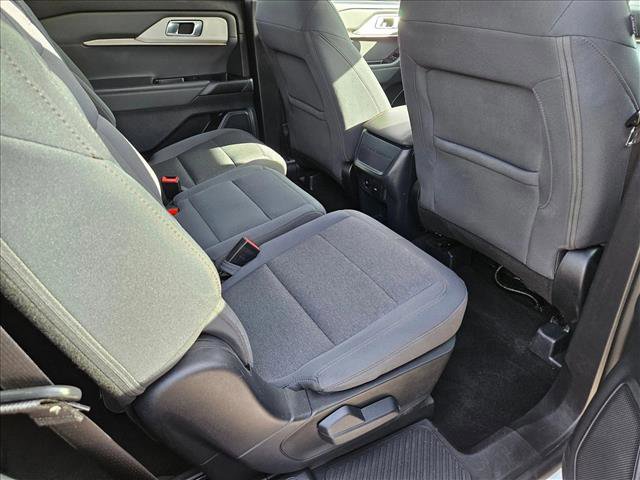 Used 2025 Ford Explorer Active image 18