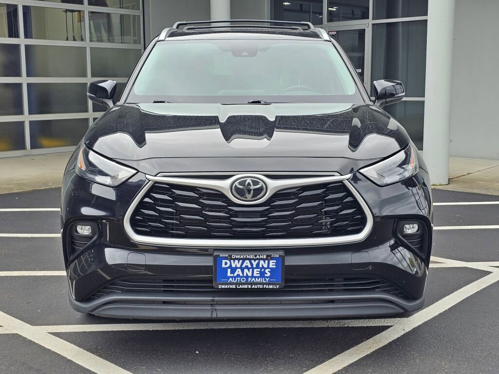 Used 2022 Toyota Highlander XLE AWD/4WD image 8