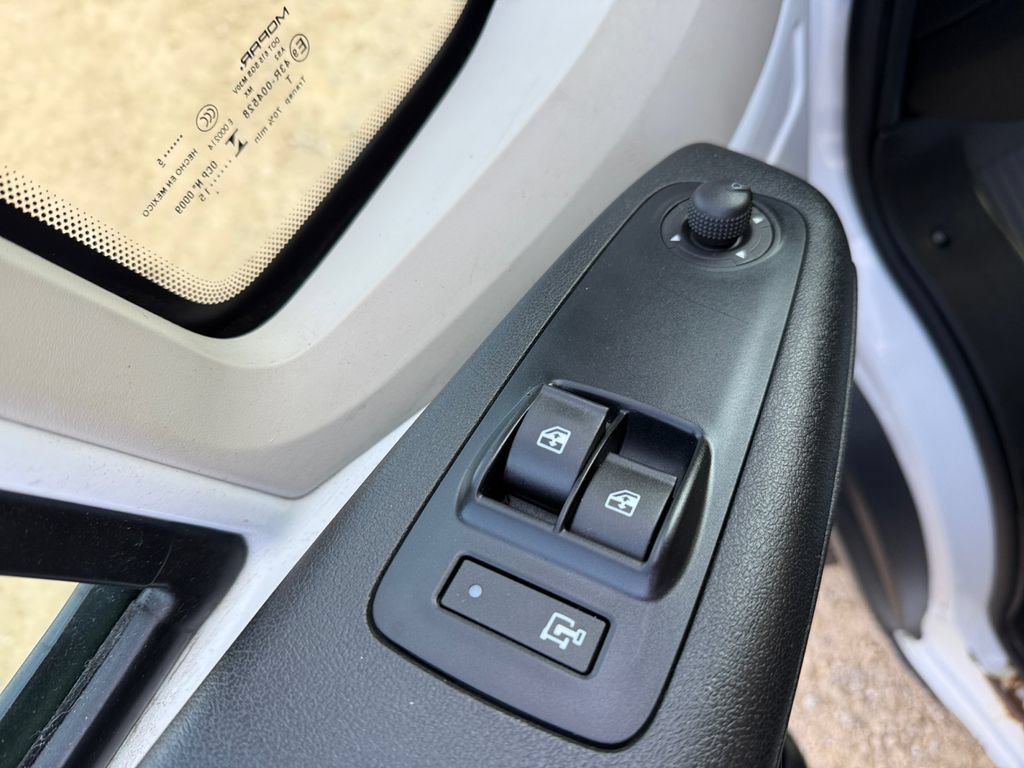 Used 2015 RAM ProMaster 2500 w/ Premium Appearance Group FWD image 39