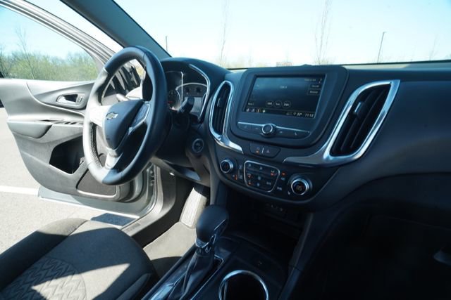 Used 2023 Chevrolet Equinox LT image 32
