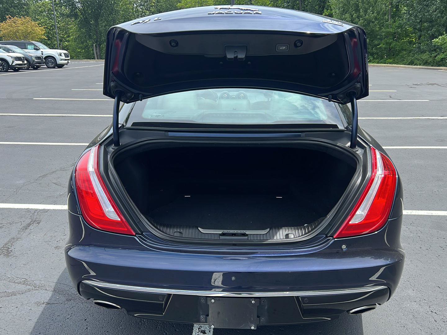 Used 2016 Jaguar XJ L Portfolio AWD/4WD image 30