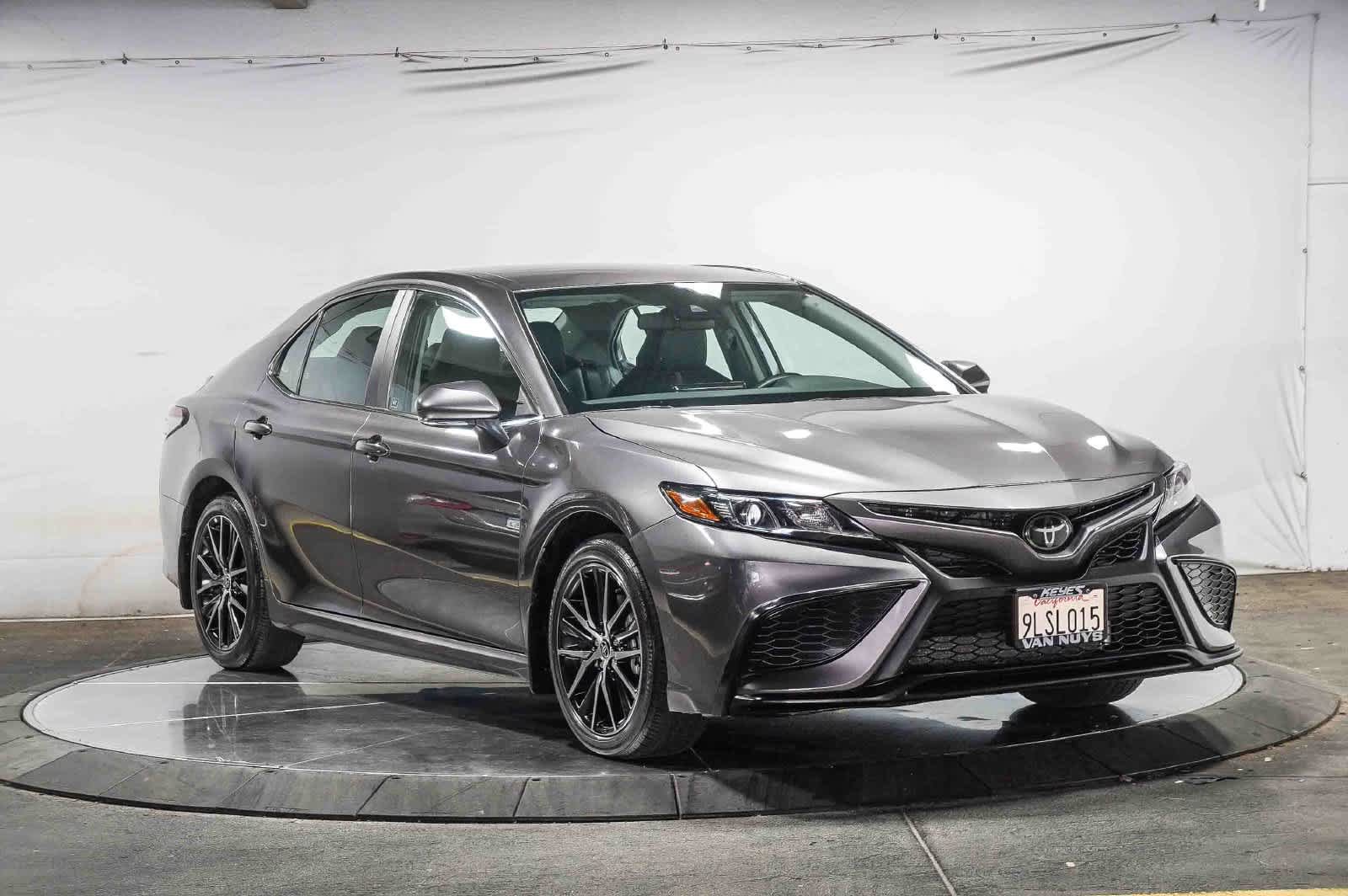 Used 2024 Toyota Camry SE w/ Blackout Package (TMS) FWD image 5